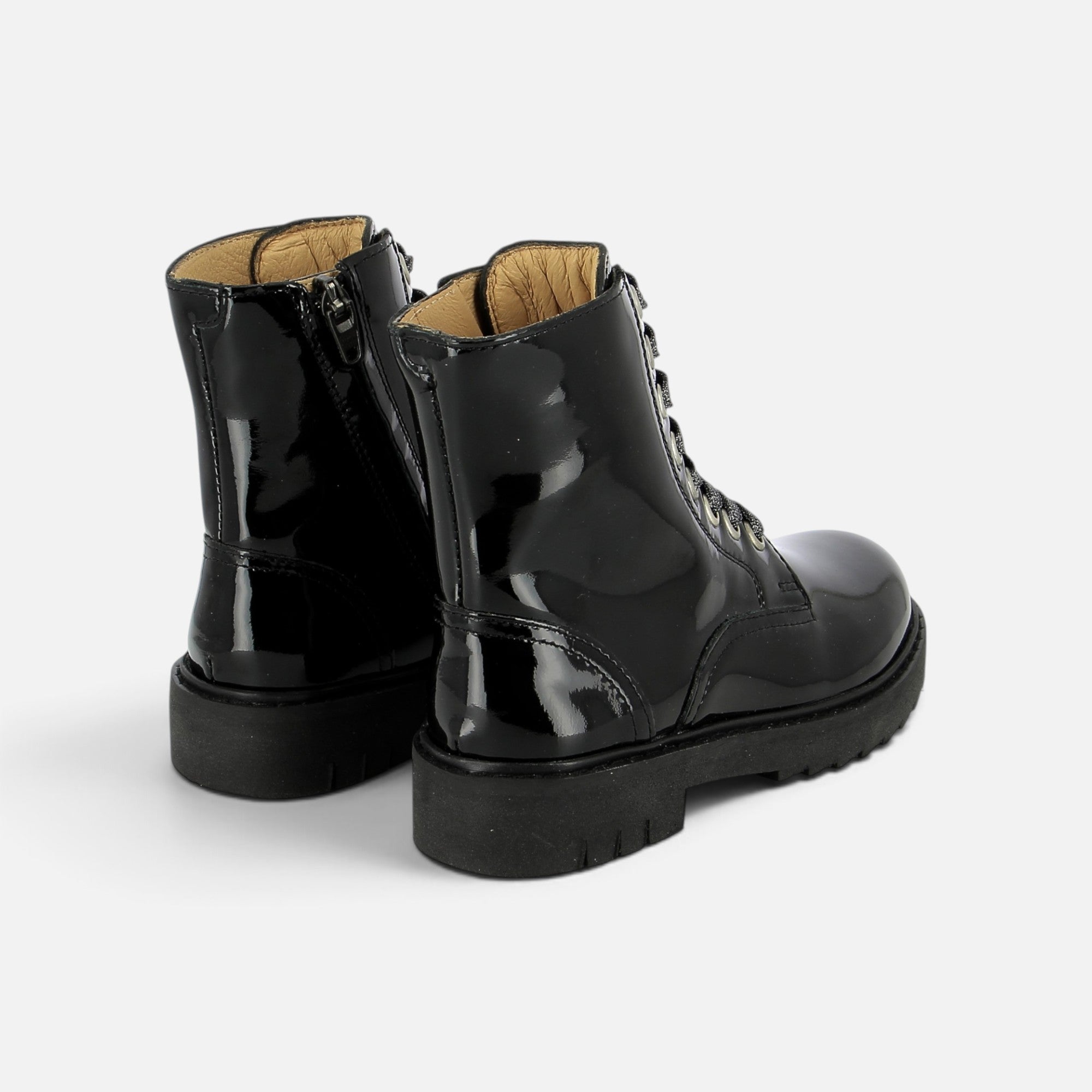 pom-d-api-sid-ranger-boots-vernis-noir-semelle-noire-fille image 2