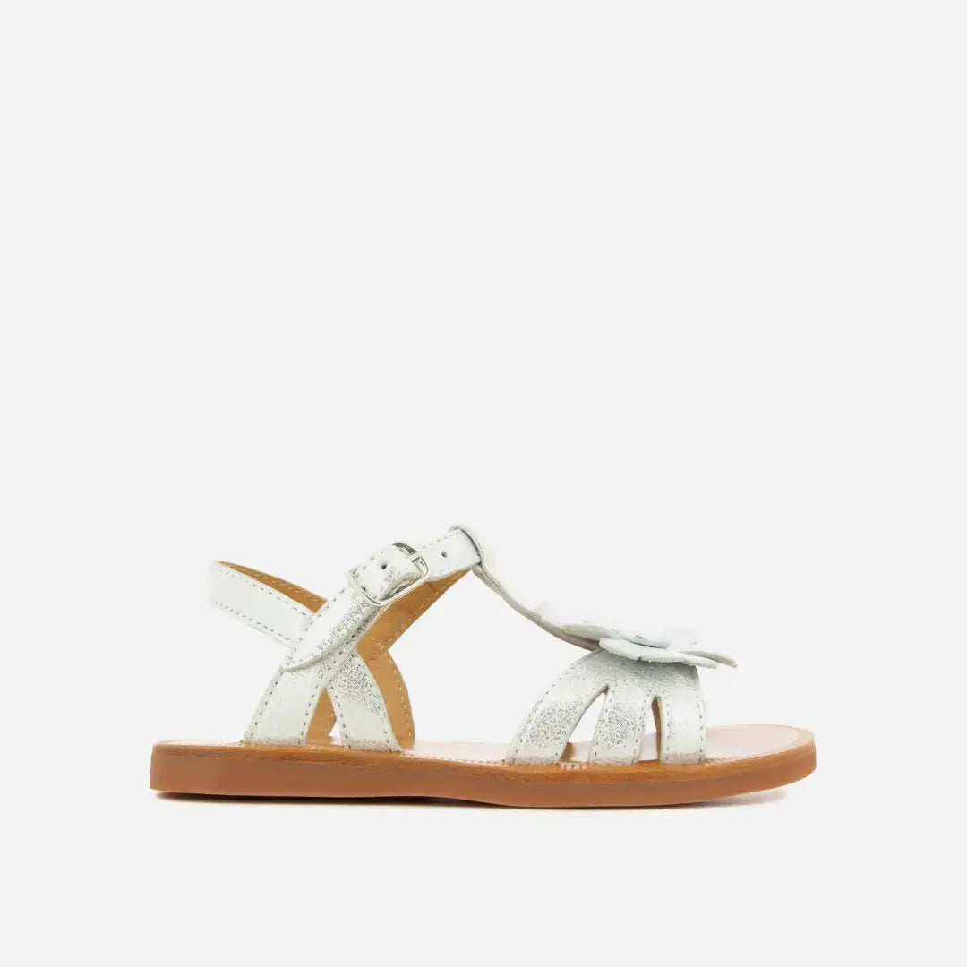 pom-d-api-plagette-big-flo-sandale-fille-blanc-argent-fleur image 3