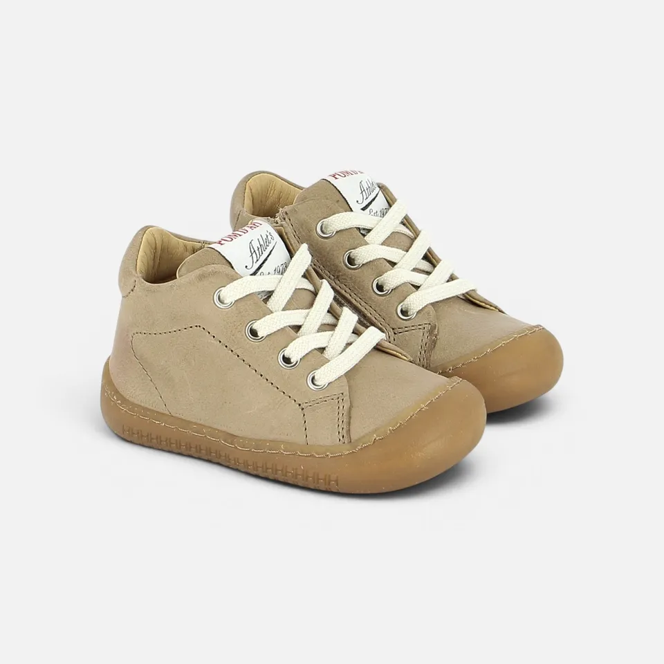 pom-d-api-yaka-walk-basket-premiers-pas-nappa-mastic-marron-barefoot image 1