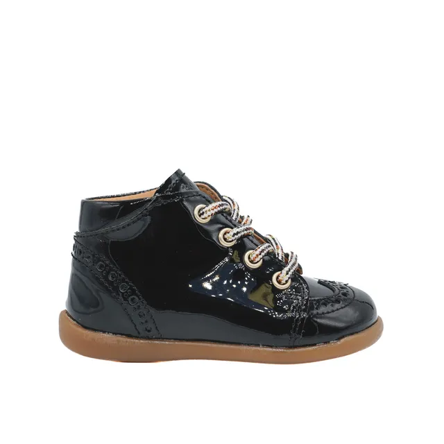 babybotte-frenchy-chaussures-premiers-pas-lacets-noir-vernis-fille image 1