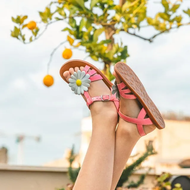 pom-d-api-plagette-big-flo-sandale-fille-vernis-m-tal-bubble-gum image 1