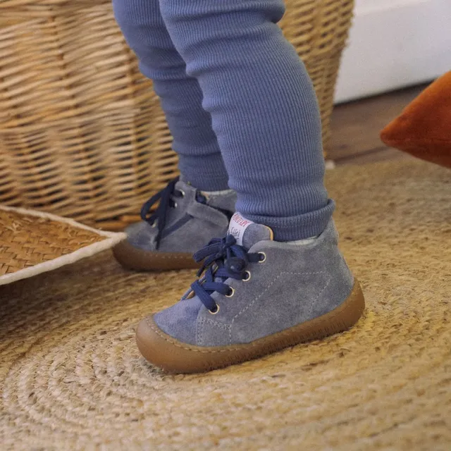 pom-d-api-yaka-walk-chaussure-premiers-pas-velours-blue-jeans image 1