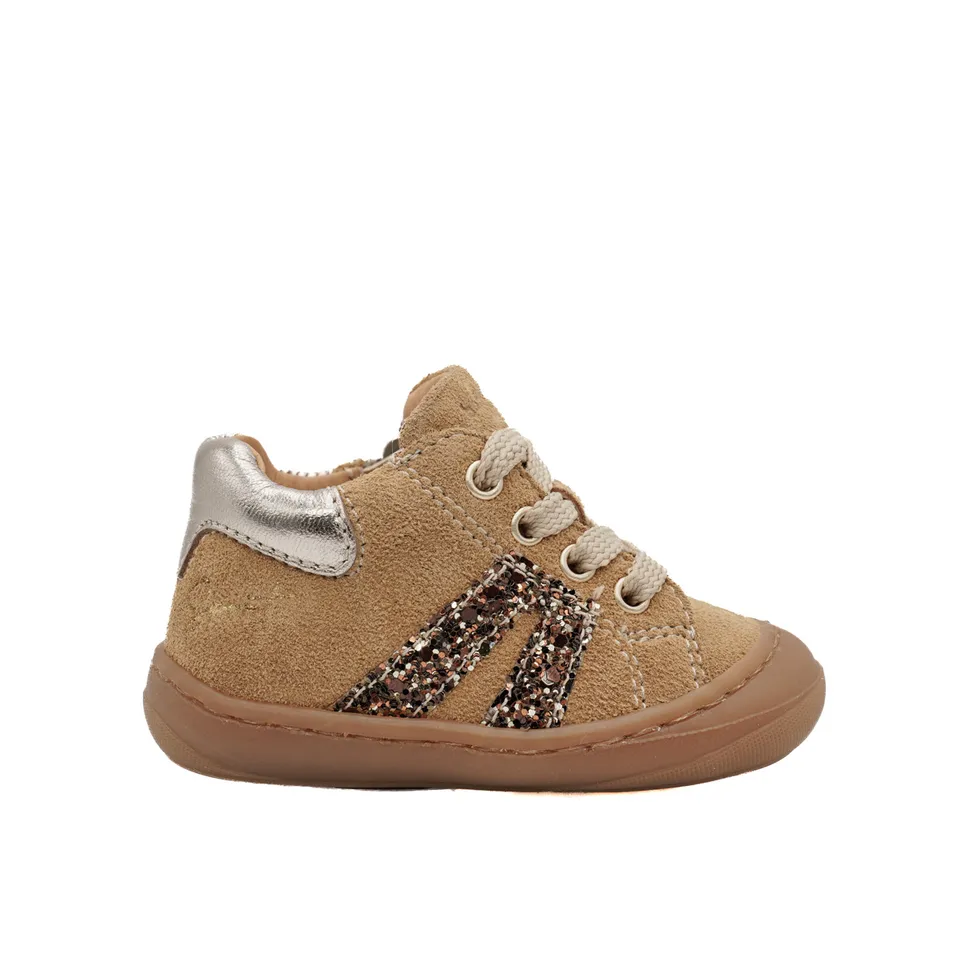 babybotte-argo-sport-hazelnut-chaussure-premier-pas-fille-su-de image 1