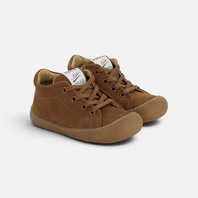 pom-d-api-yaka-walk-barefoot-longbeach-cognac image 1