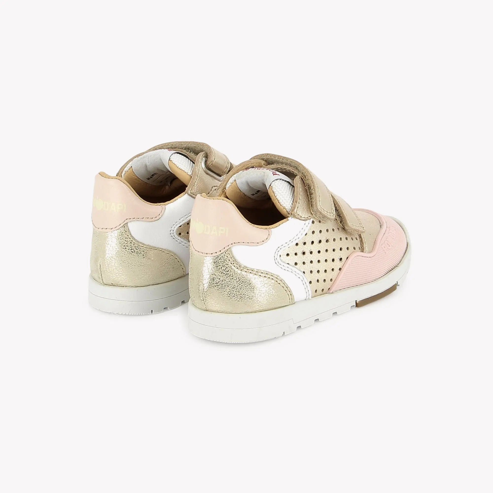 pom-d-api-pouss-bump-perfo-basket-fille-platine-blanc-rose image 3