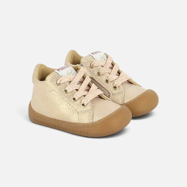 pom-d-api-yaka-walk-chaussure-premiers-pas-nude-laminato-grain image 1